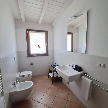 Alojamento de Acomodação e Pequeno-almoço Bed & Breakfast Torrechiara 3*