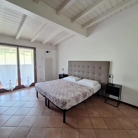 Bed & Breakfast Torrechiara Couette-café Torrechiara