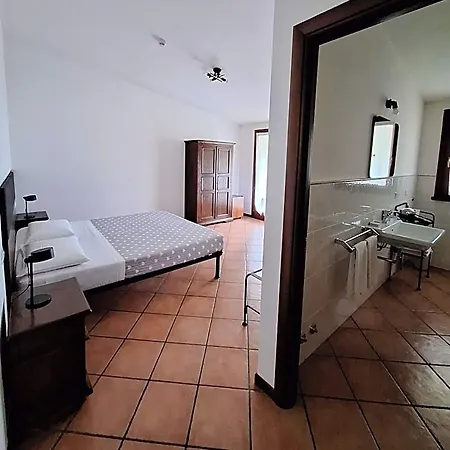 Alojamento de Acomodação e Pequeno-almoço Bed & Breakfast Torrechiara 3*
